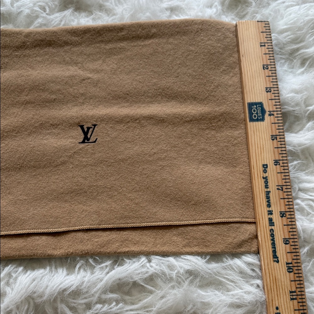 Louis Vuitton Beige Dust Cover with Black LV Monogram - Picture 2 of 3